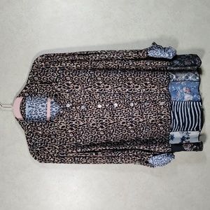 04102 John Mark tan & black animal print blouse M NWT